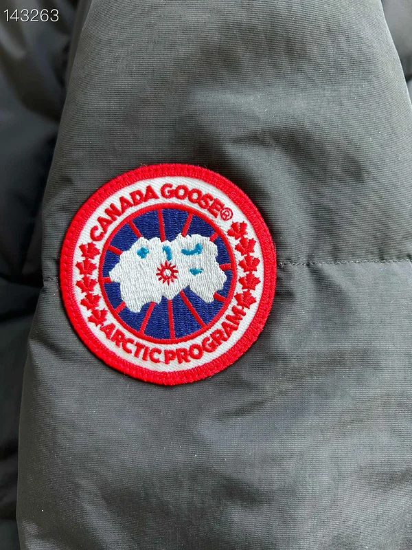 Canada Goose S-2XL 26yr54 (56)